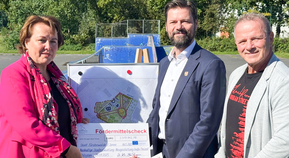 Übergabe des EFRE-Fördermittelbescheids am 24.09.2025 in Fürstenwalde/Spree
