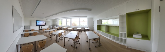 Panoramablick Klassenraum bei Eröffnung des Erweiterungsbaus der Löwenzahn Grundschule in Velten 