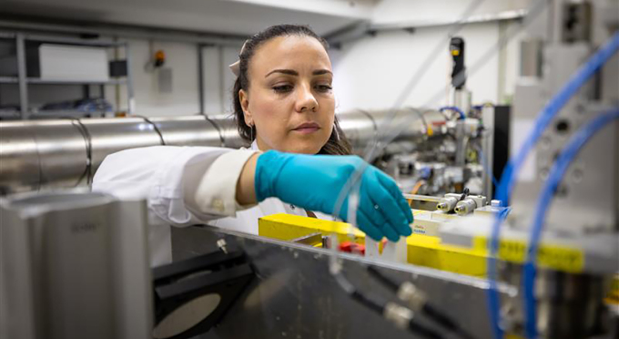 Abbildung der Laborleiterin bei dem Projekt TRYSUB